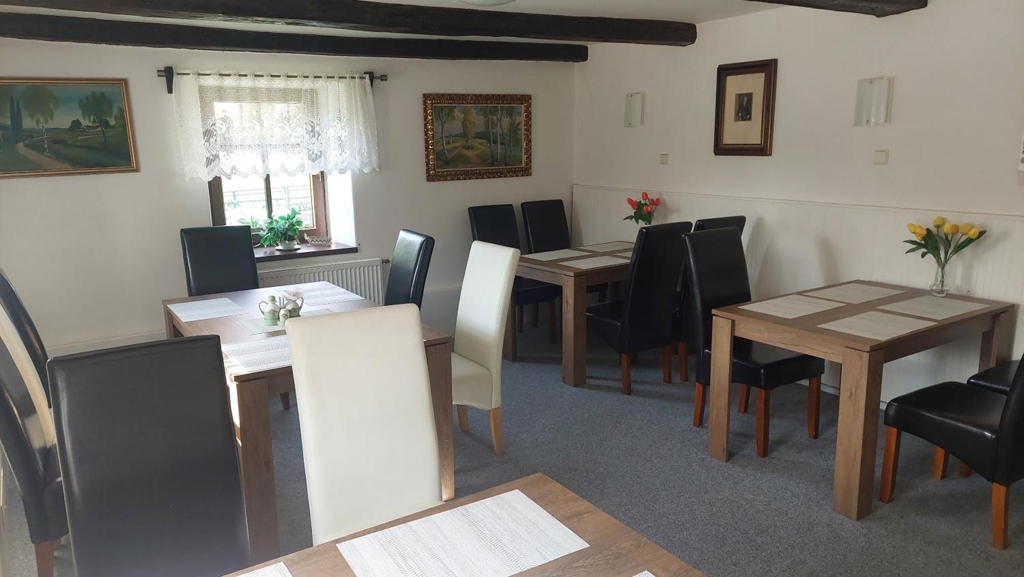 Penzion A Restaurace U Strnada Клатови Экстерьер фото